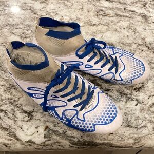 Dream Pairs blue and white soccer cleats